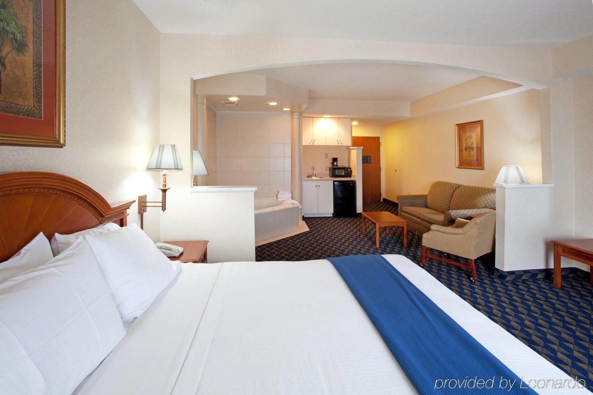 Holiday Inn Express & Suites Orangeburg By Ihg Extérieur photo